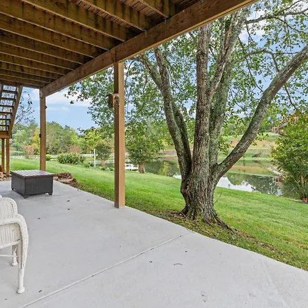 Haven On The Pond Villa Pigeon Forge Exterior photo